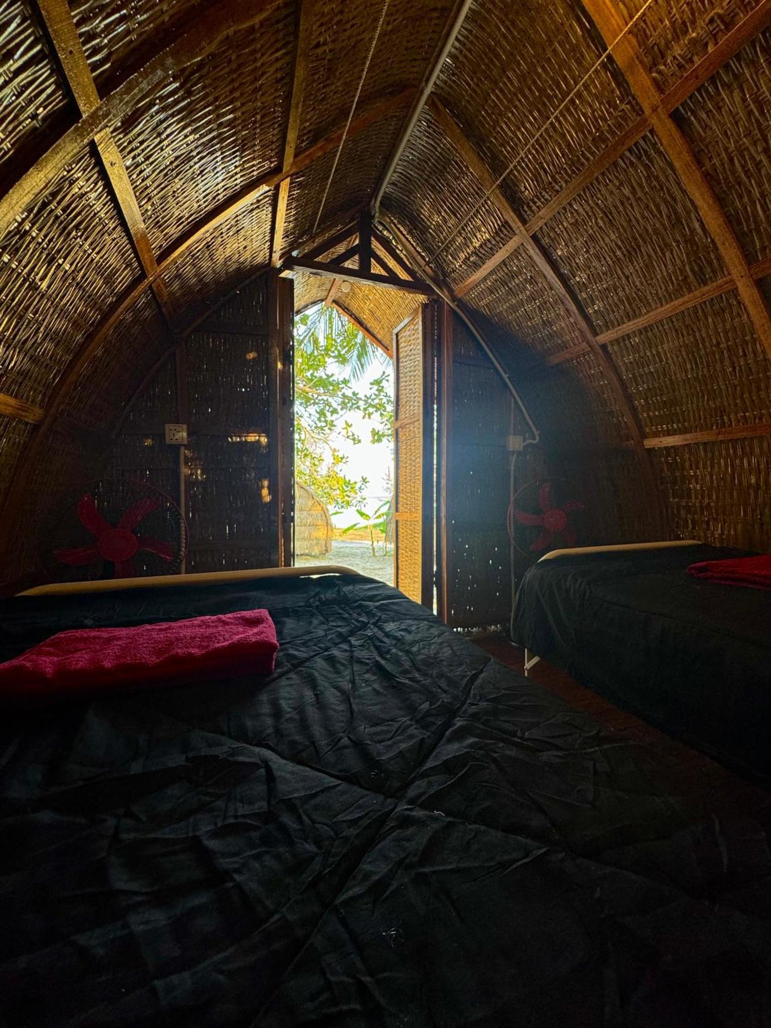 Rafikis Retreat Hostel Derm Tkov Village Kültér fotó
