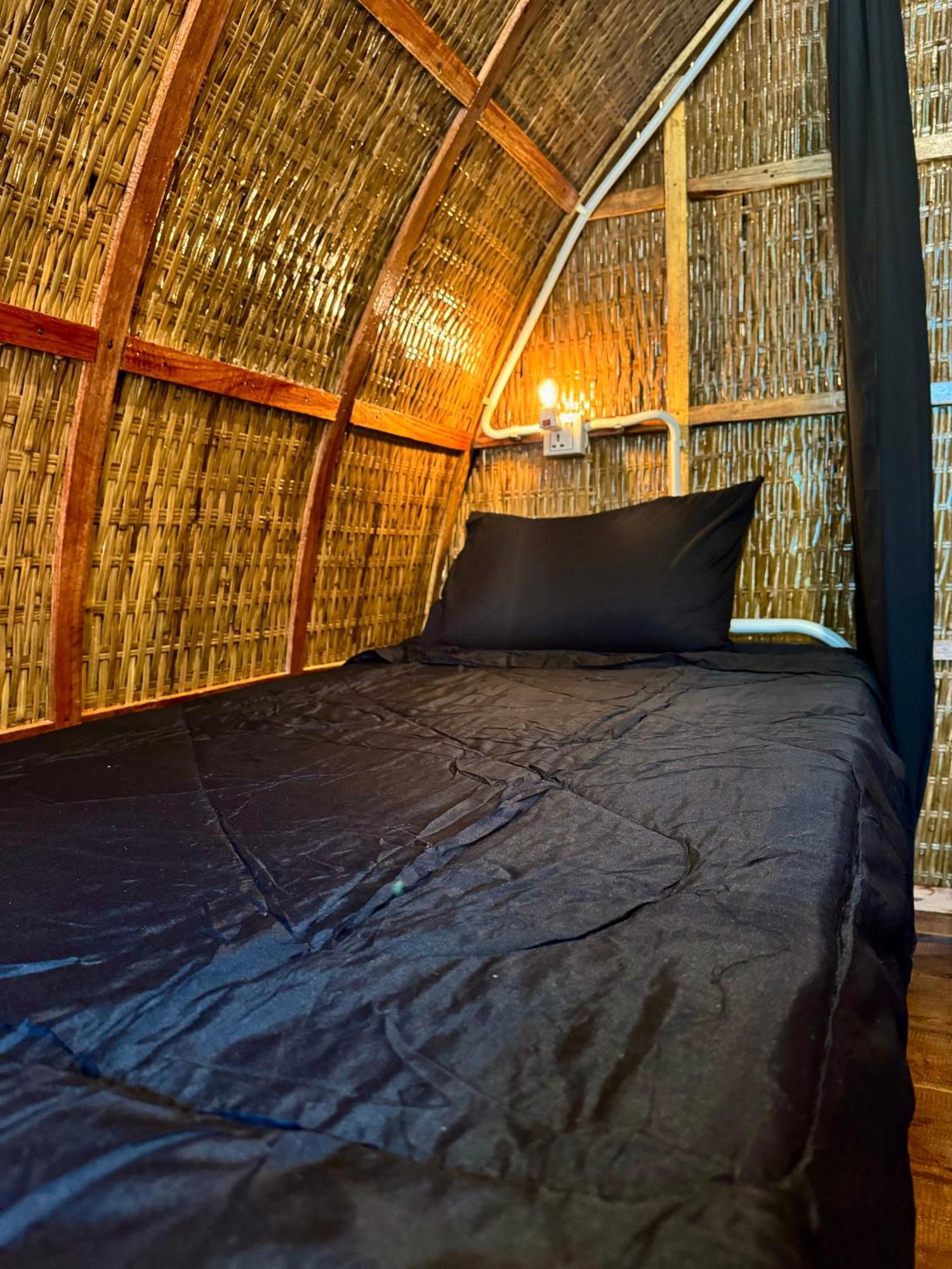 Rafikis Retreat Hostel Derm Tkov Village Kültér fotó