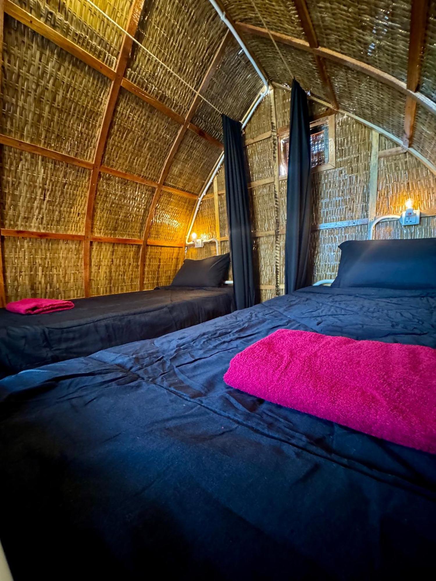 Rafikis Retreat Hostel Derm Tkov Village Kültér fotó